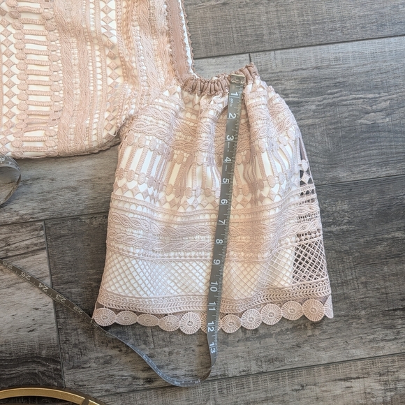 Alexis Off-Shoulder Mauve Lace Blouse Size Small - Picture 7 of 9